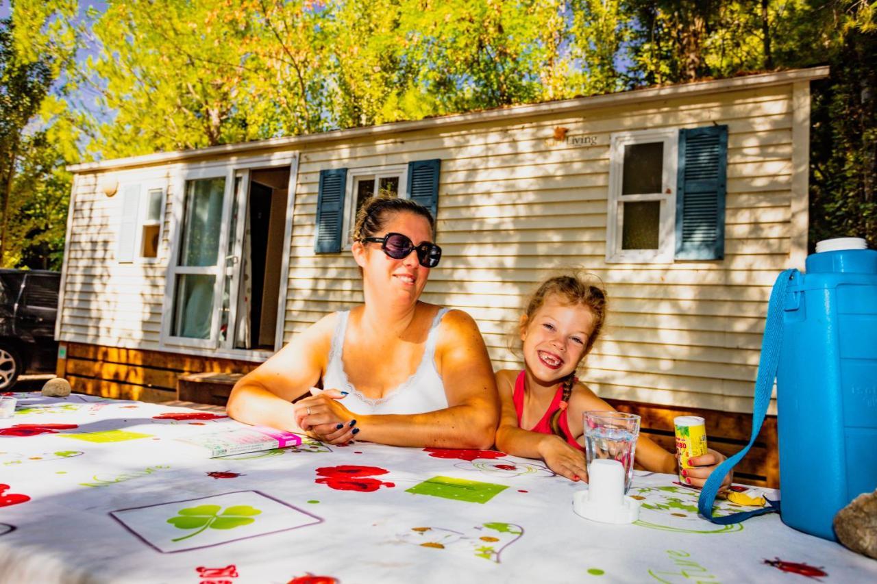Camping La Peiriere Tuchan Екстер'єр фото