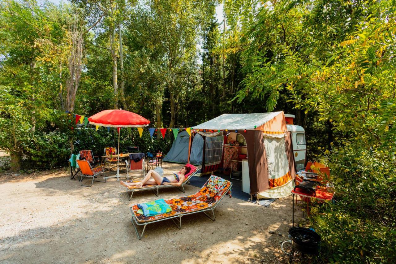 Camping La Peiriere Tuchan Екстер'єр фото