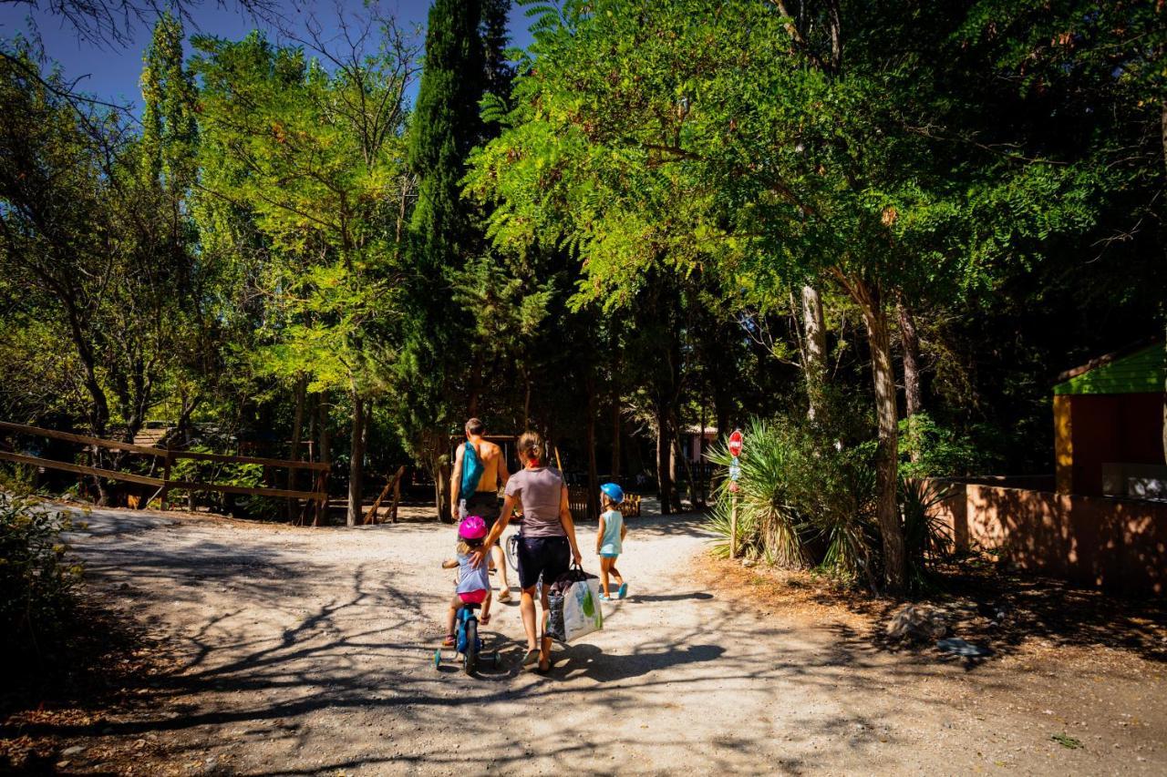 Camping La Peiriere Tuchan Екстер'єр фото